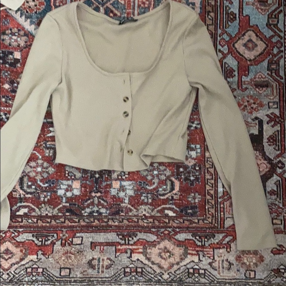 Long sleeved crop top